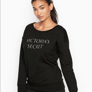 BRAND NEW ✨ Bundle of 2 VS crewneck sweaters